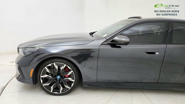 Used 2024 BMW i5 eDrive40i w/ M Sport Package image 9