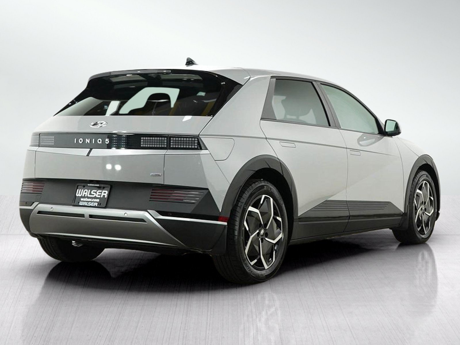Certified 2024 Hyundai Ioniq 5 SE AWD/4WD image 5