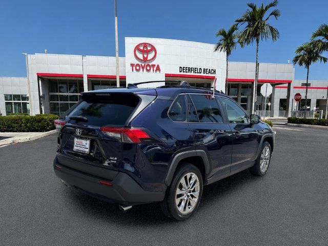 Used 2021 Toyota RAV4 XLE Premium AWD/4WD image 7