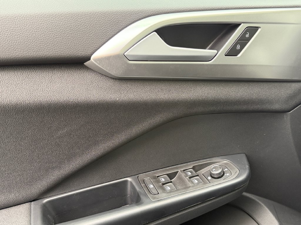 New 2027 Volkswagen Taos Sport AWD/4WD image 11
