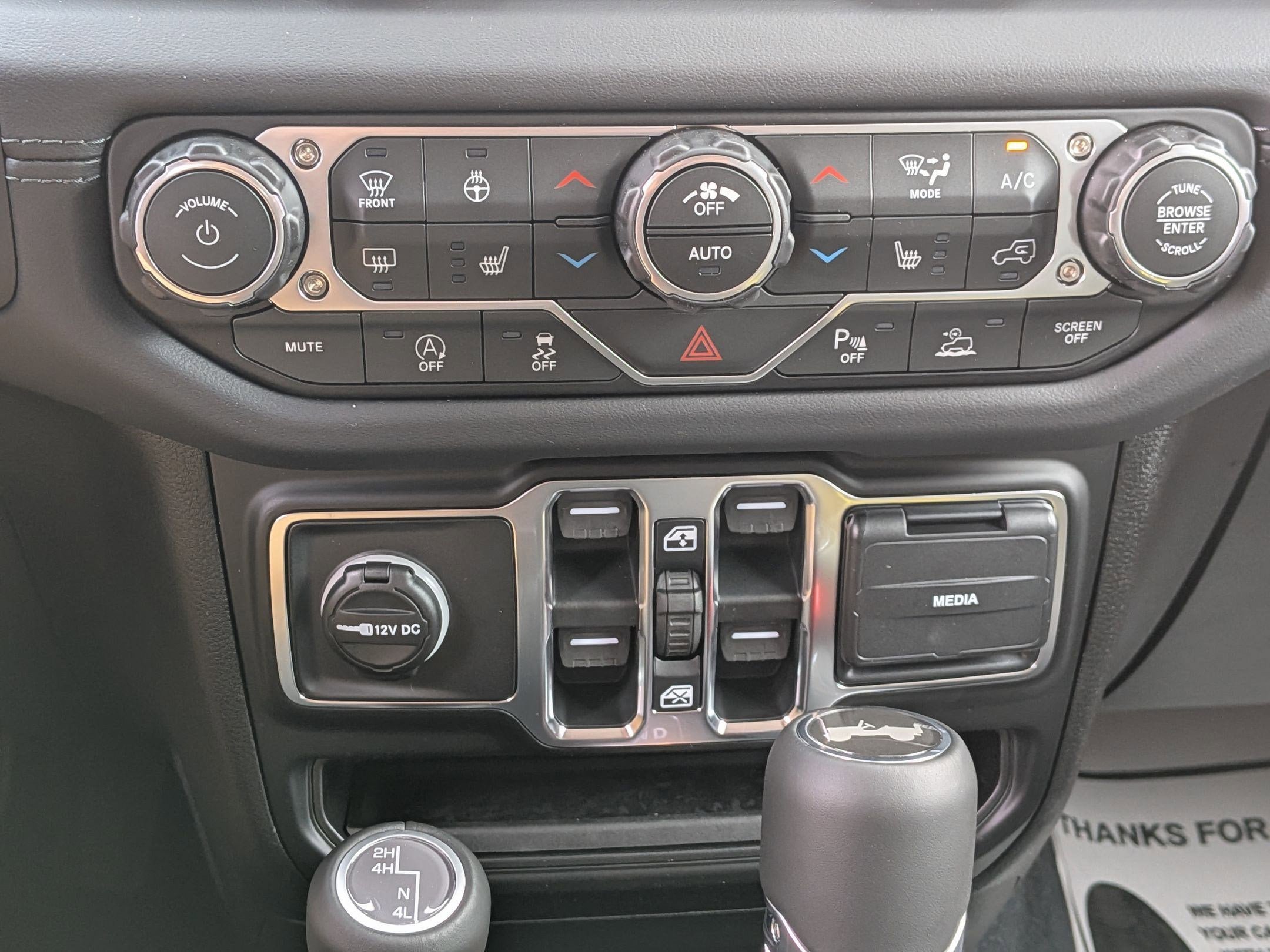 New 2026 Jeep Wrangler Sahara AWD/4WD image 21