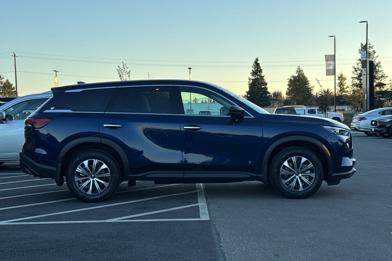 Certified 2025 INFINITI QX60 Pure image 6