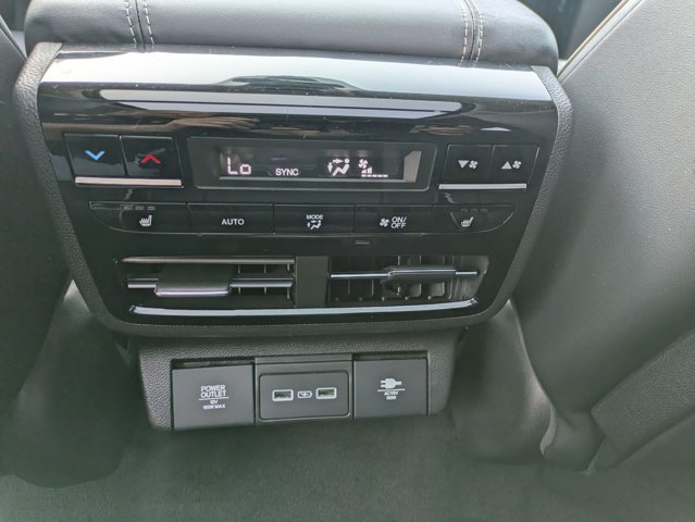 Used 2024 Acura MDX SH-AWD w/ Advance Package image 19