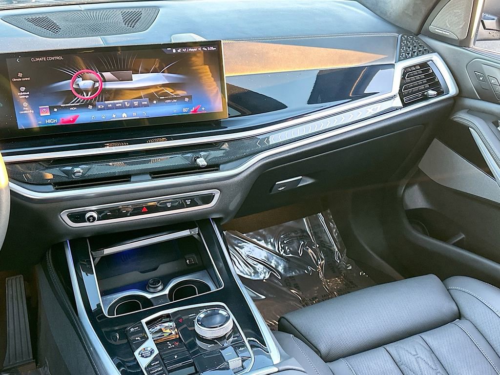 Used 2024 BMW X7 xDrive40i w/ Executive Package image 25