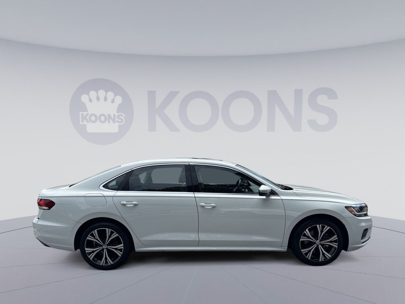 Used 2021 Volkswagen Passat 2.0T SE FWD image 8