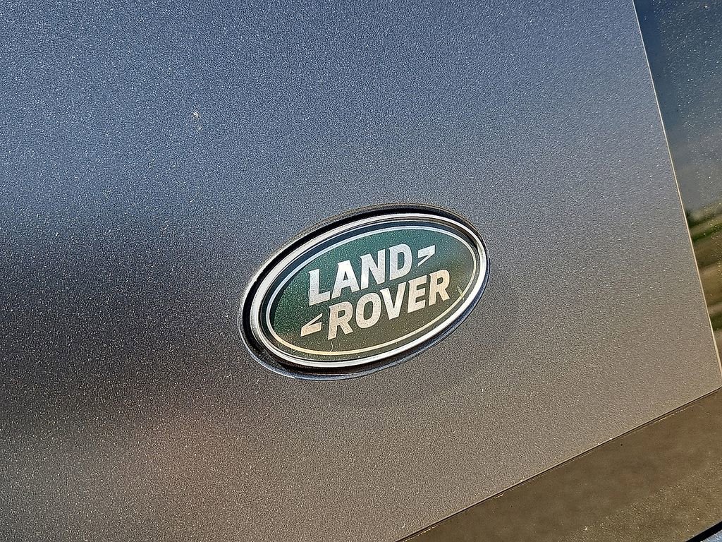 Used 2023 Land Rover Defender 110 V8 AWD/4WD image 13