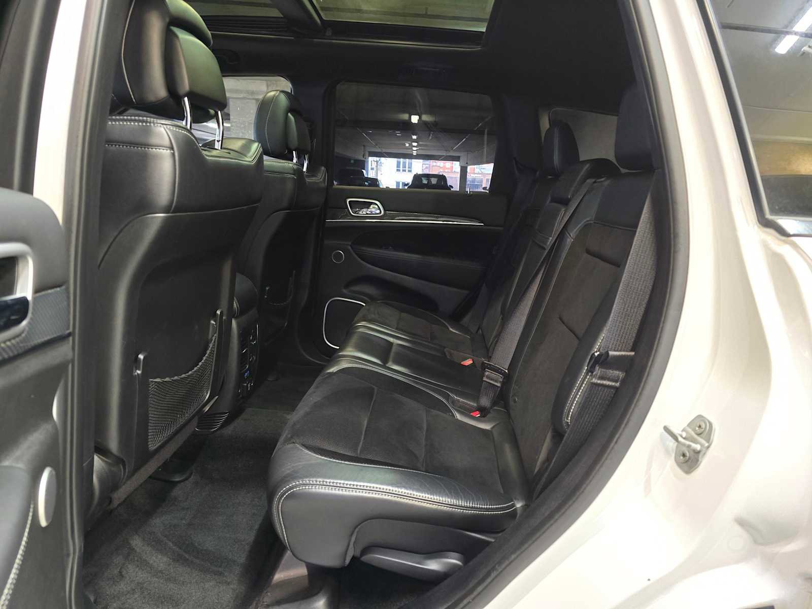 Used 2015 Jeep Grand Cherokee SRT w/ Luxury Group II image 29