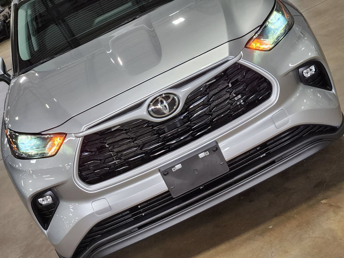 Used 2023 Toyota Highlander LE FWD image 19