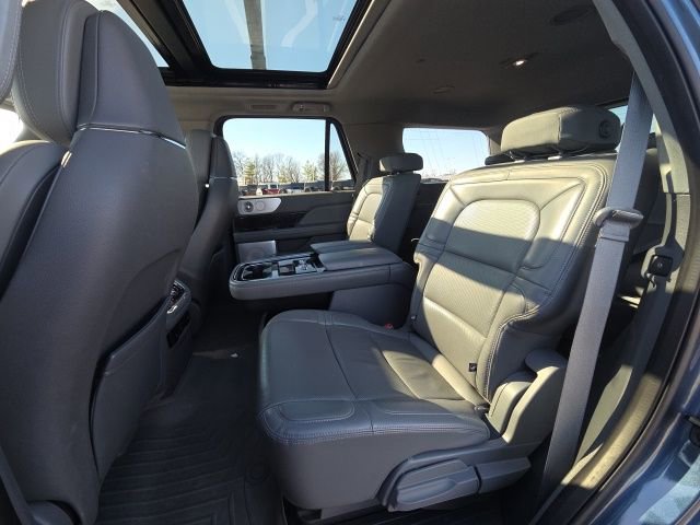Used 2020 Lincoln Navigator Reserve w/ Luxury Package image 20