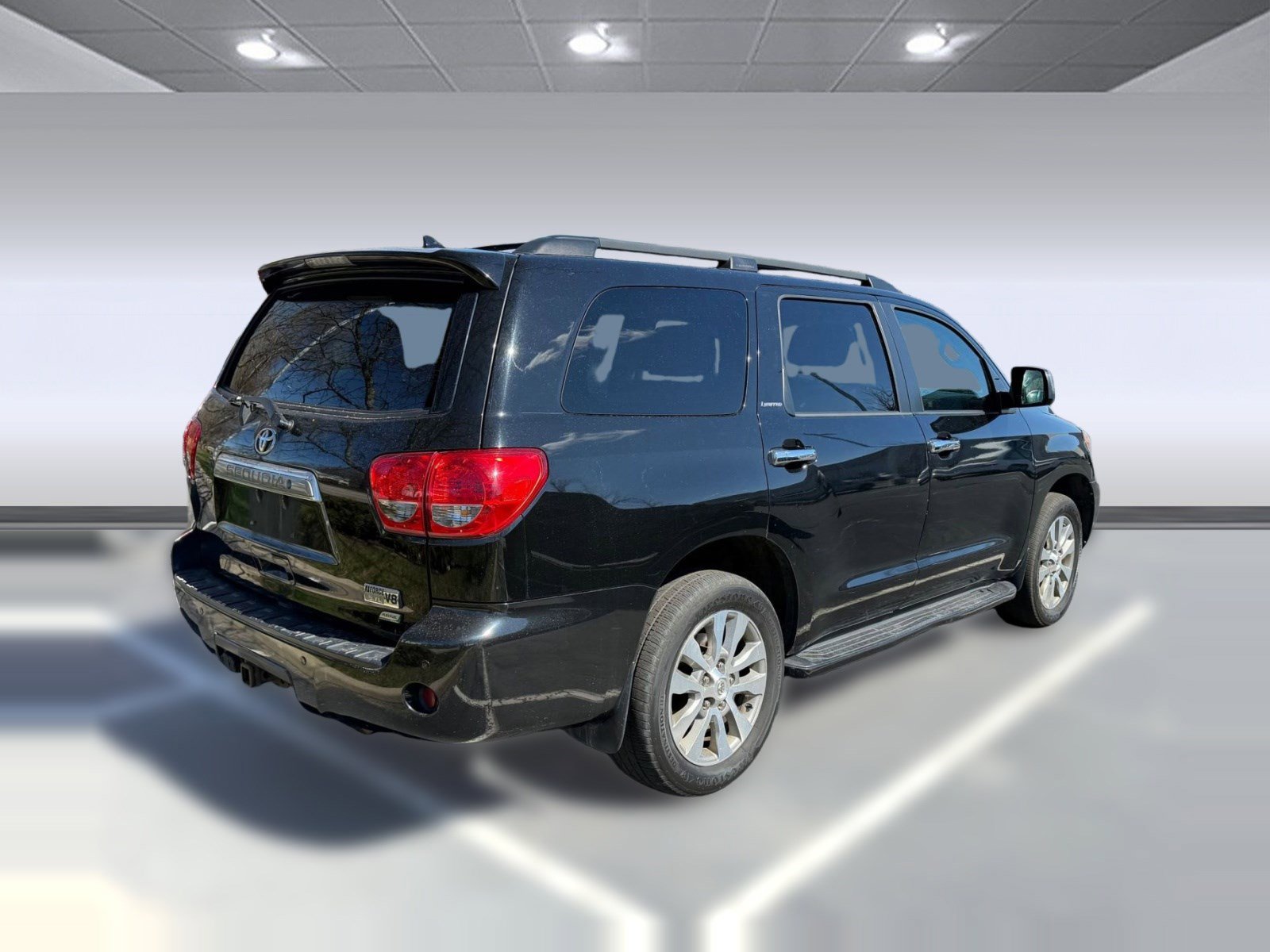 Used 2017 Toyota Sequoia Limited w/ Safety & Convenience Package image 7