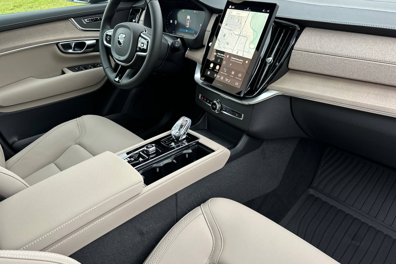 New 2026 Volvo XC90 B5 Core w/ Protection Package Premier AWD/4WD image 16