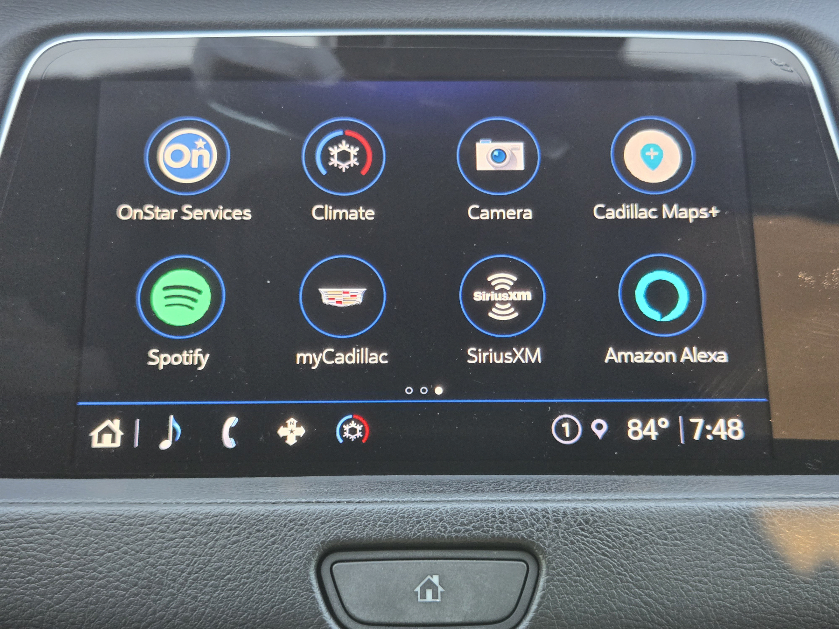 Used 2022 Cadillac XT4 Premium Luxury w/ Enhanced Visibility Package FWD image 13