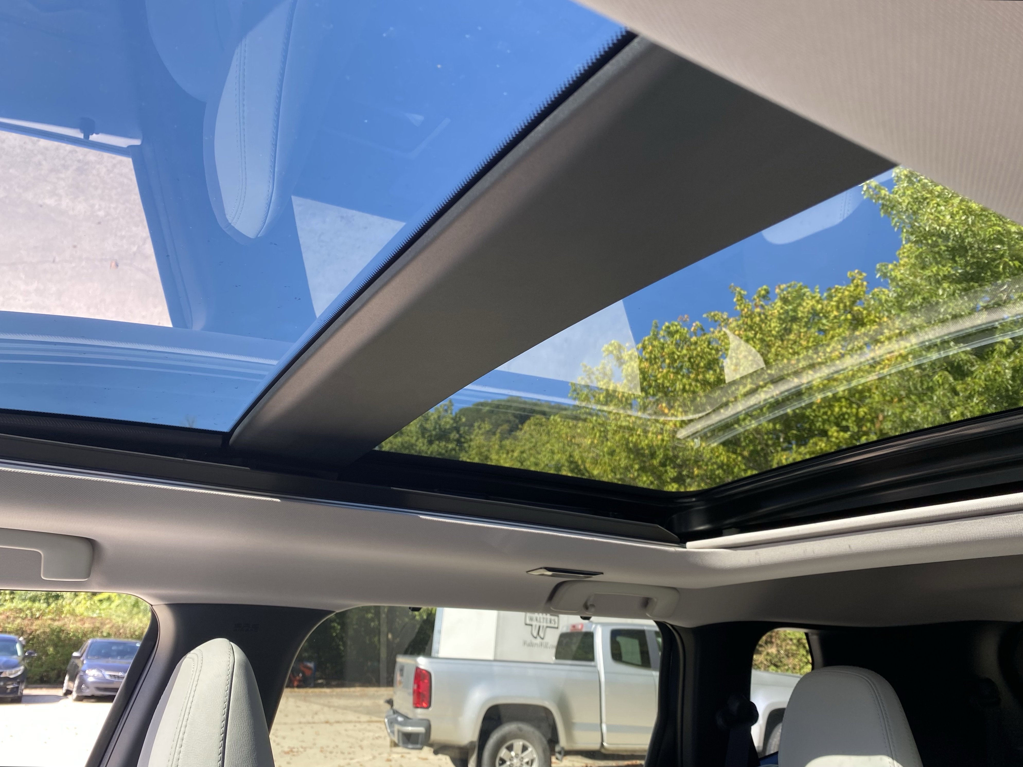 New 2025 Mitsubishi Outlander SEL image 11