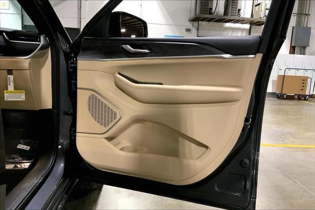 New 2025 Jeep Grand Cherokee Limited w/ Luxury Tech Group II AWD/4WD image 48