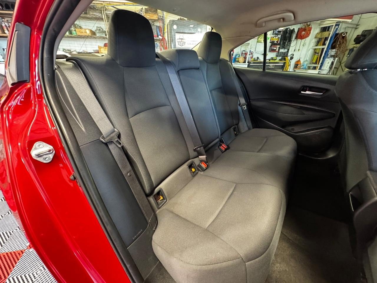 Used 2021 Toyota Corolla LE image 10