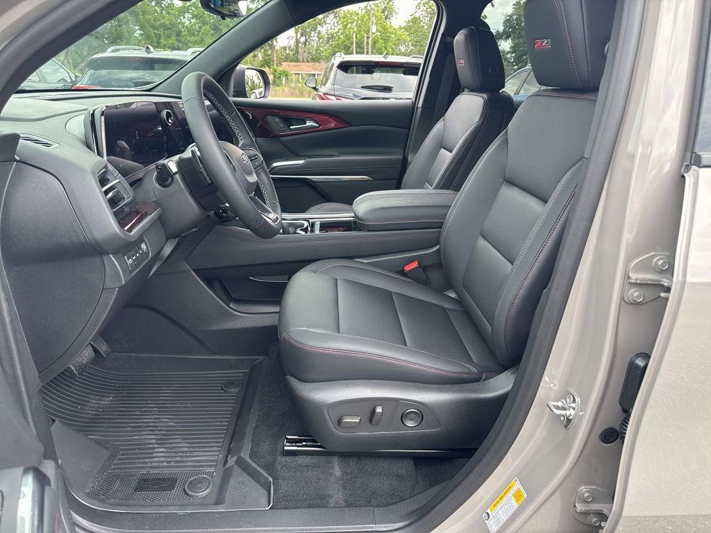 New 2026 Chevrolet Traverse Z71 w/ Driver Confidence Package AWD/4WD image 11