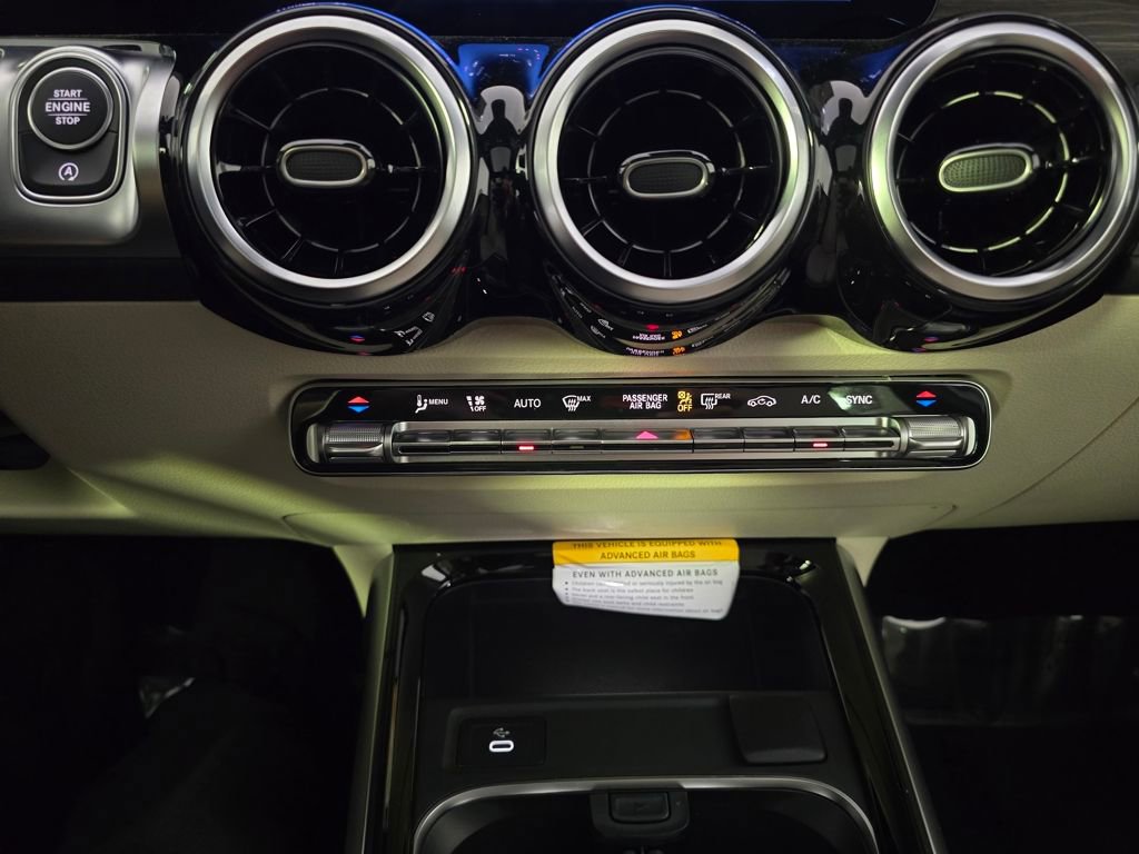 New 2025 Mercedes-Benz GLB 250 4MATIC image 15