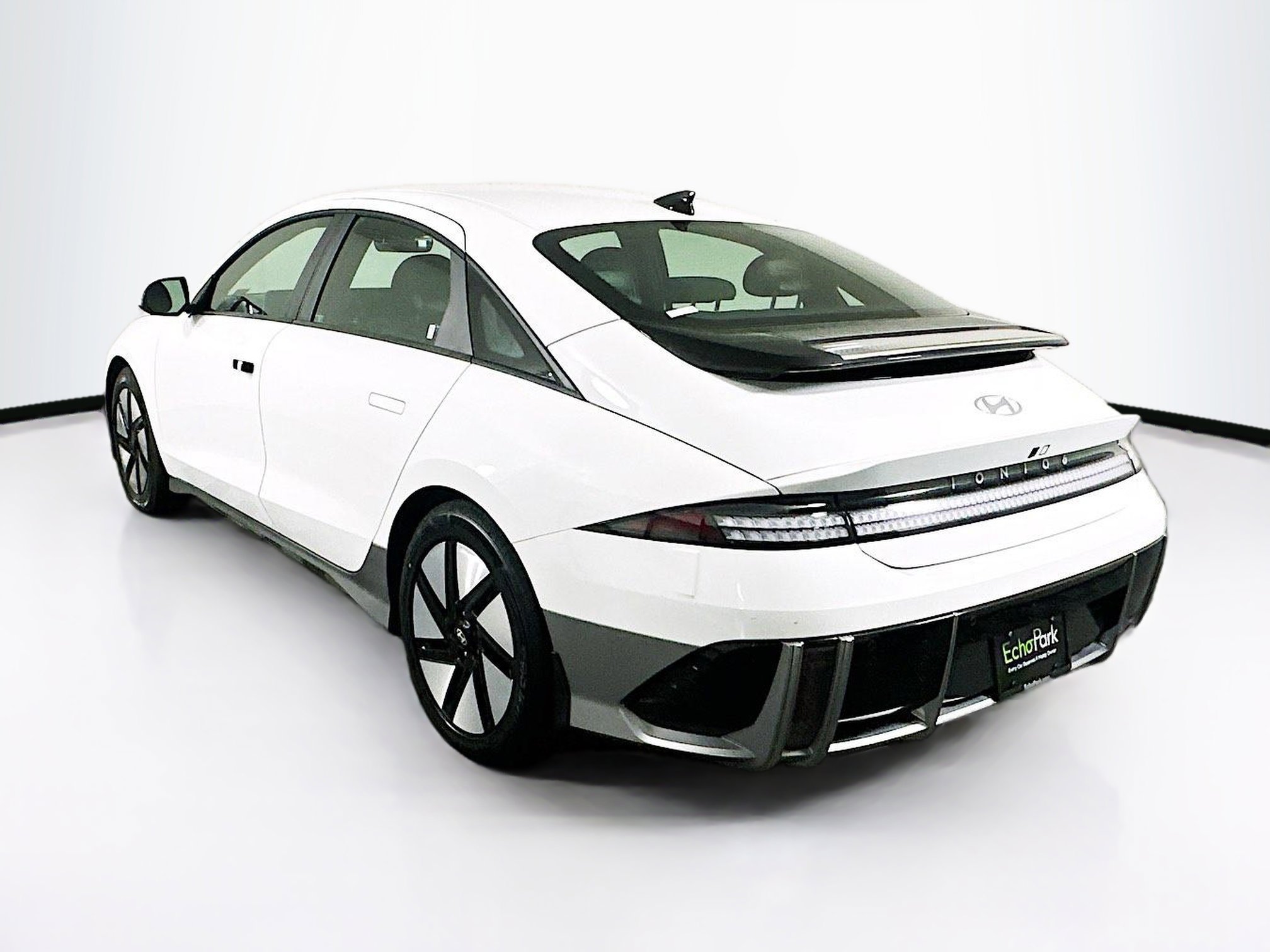 Used 2024 Hyundai Ioniq 6 SE RWD image 5