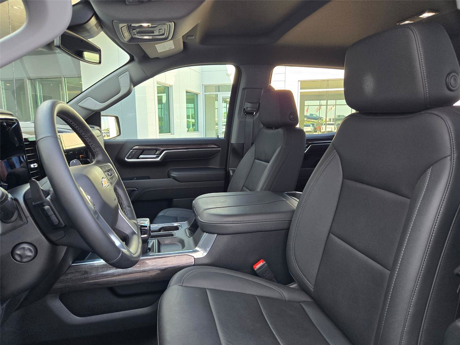 Used 2024 Chevrolet Silverado 1500 LTZ AWD/4WD image 26