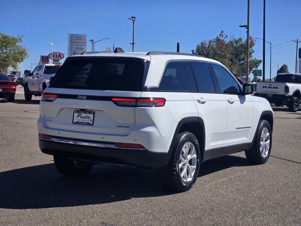 Used 2023 Jeep Grand Cherokee Limited AWD/4WD image 3