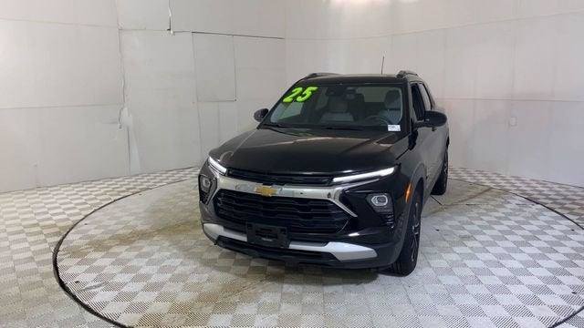 Used 2025 Chevrolet TrailBlazer LT AWD/4WD image 6