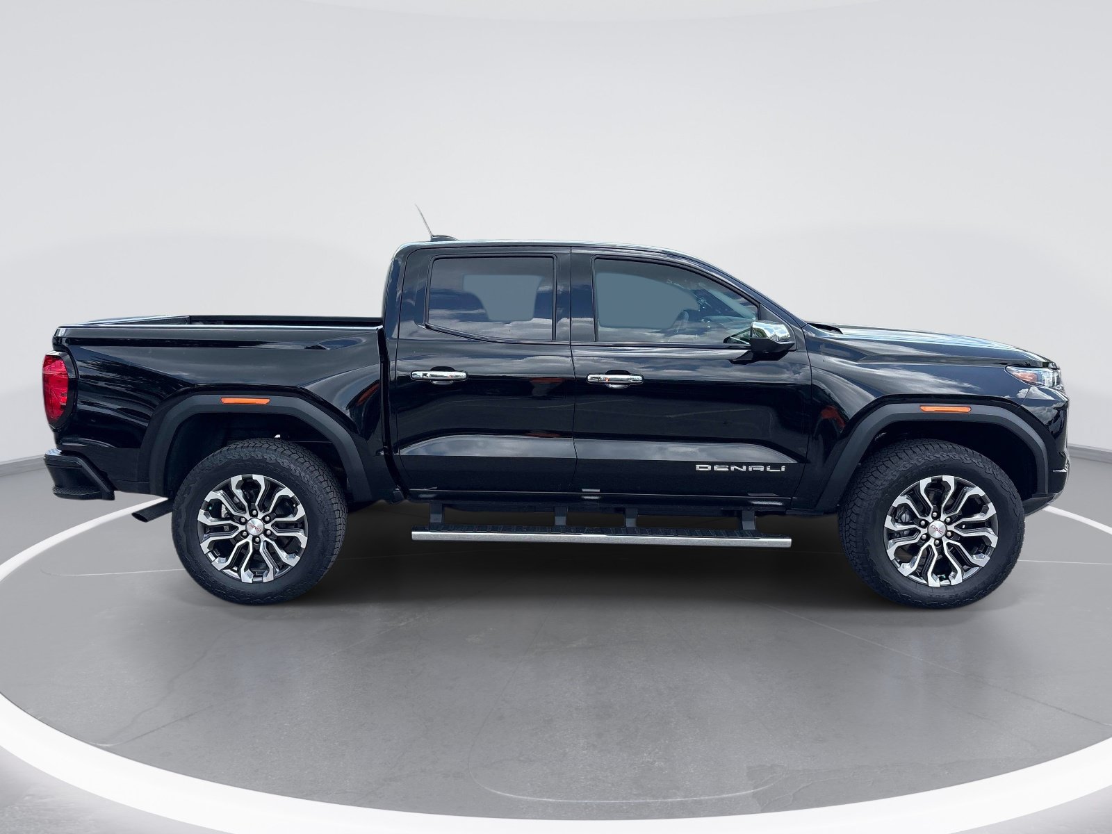 Used 2026 GMC Canyon Denali AWD/4WD image 9