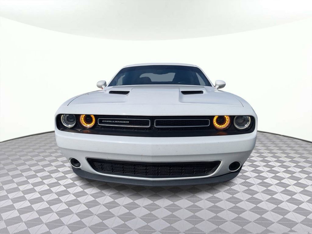 Used 2020 Dodge Challenger SXT image 8
