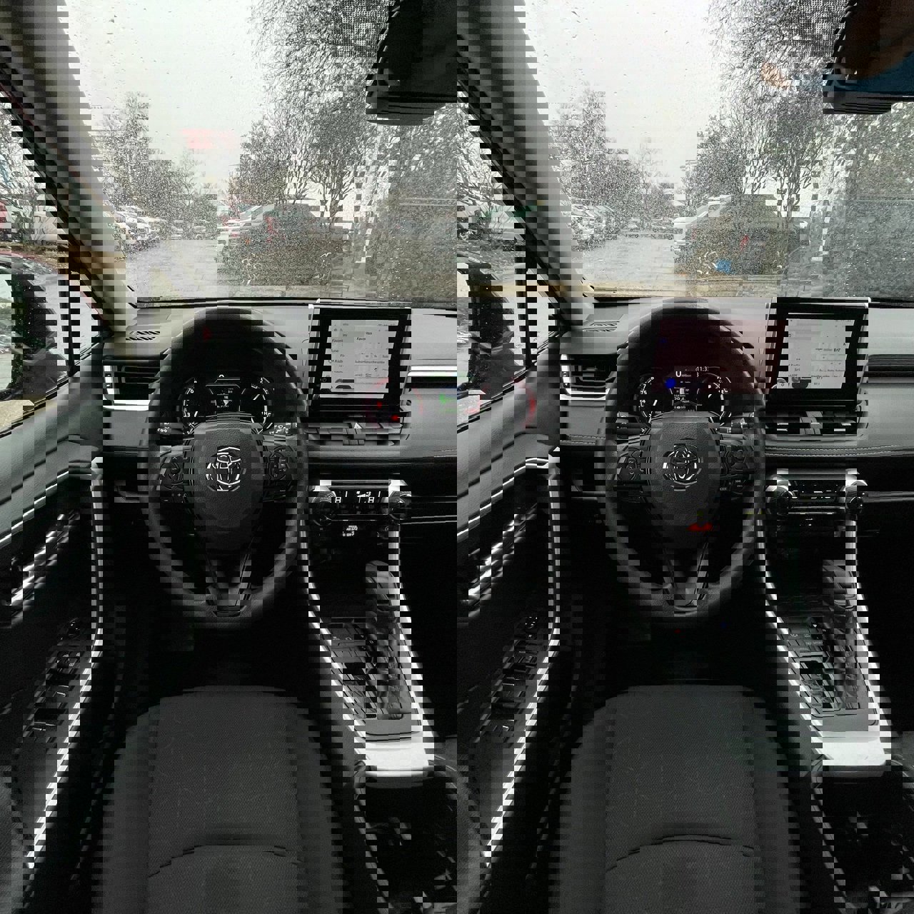 Used 2023 Toyota RAV4 XLE image 11