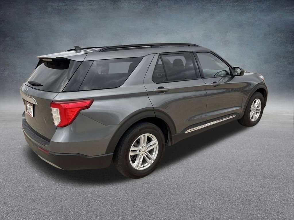 Used 2023 Ford Explorer XLT w/ Equipment Group 202A image 5