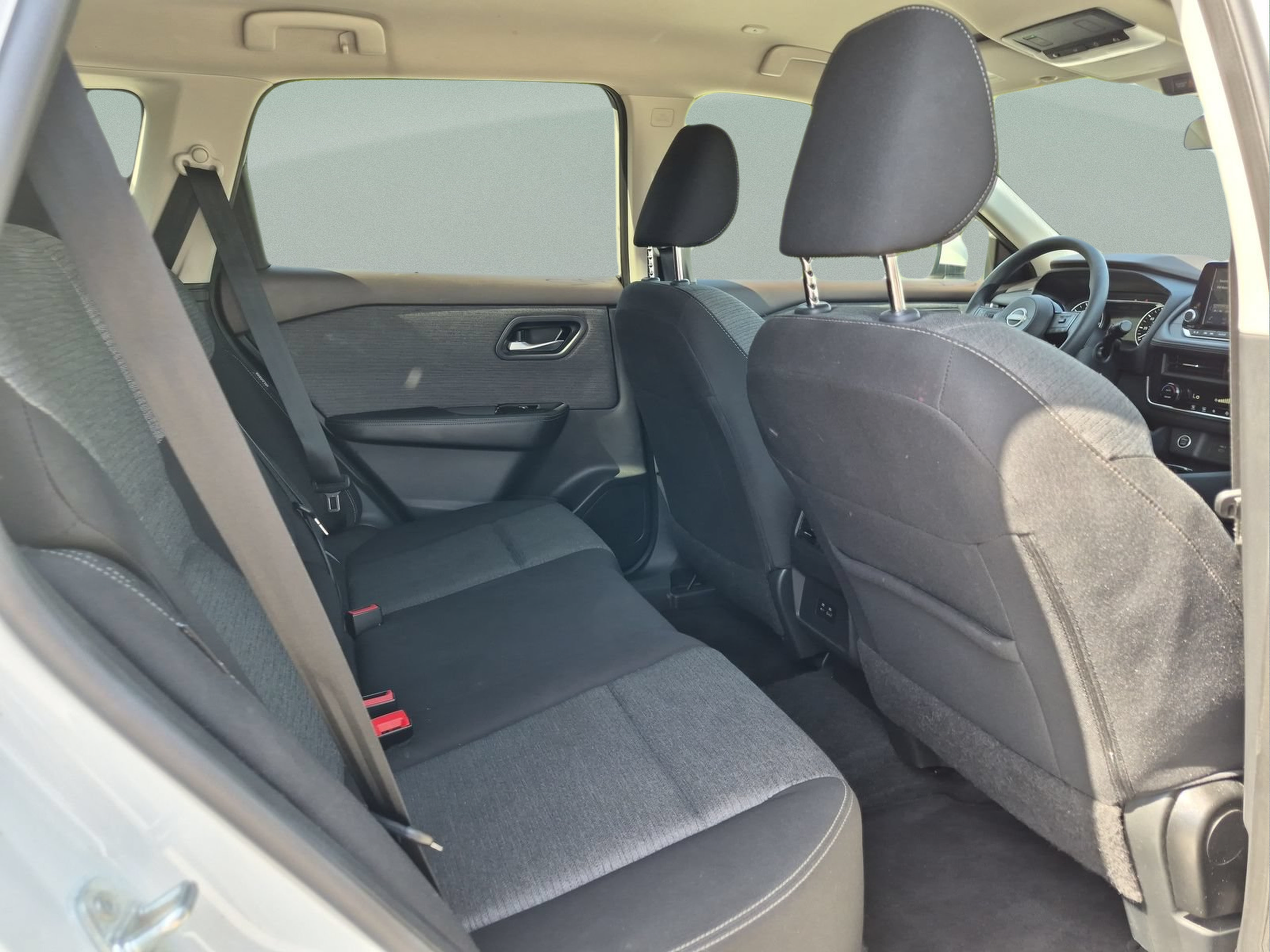 Used 2023 Nissan Rogue SV AWD/4WD image 18