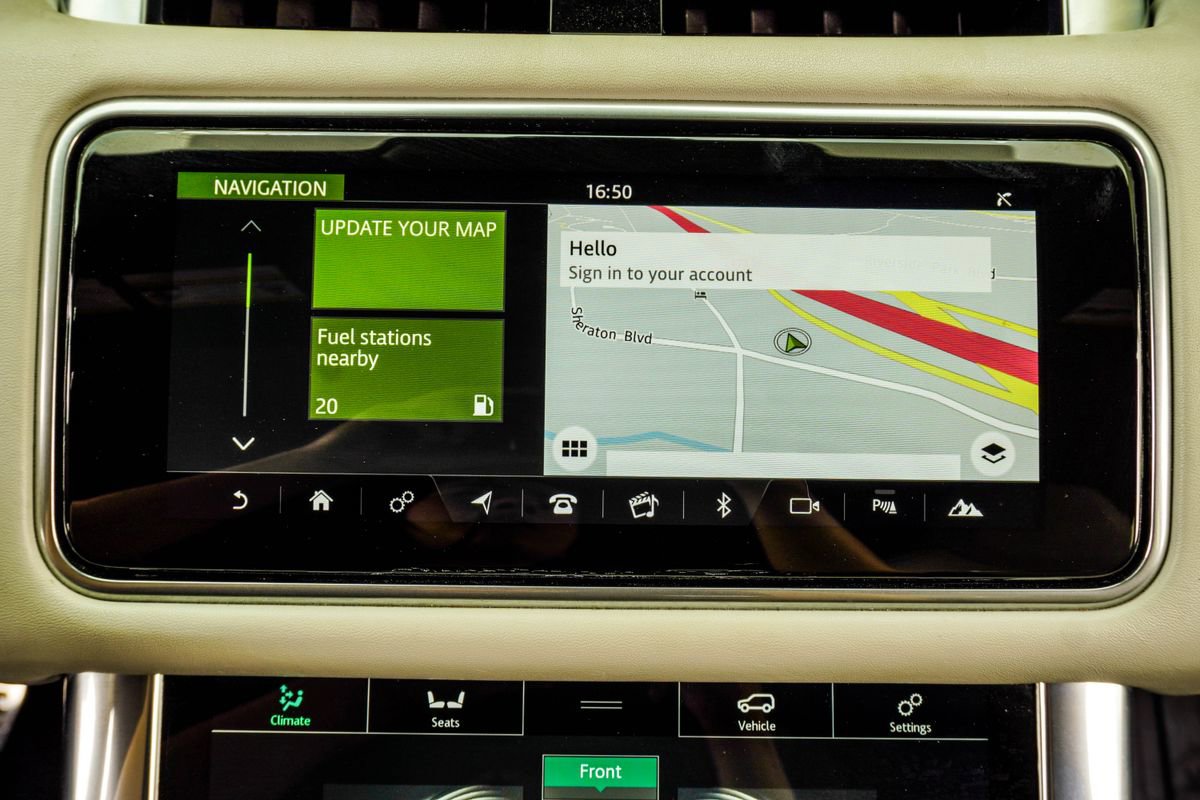 Used 2020 Land Rover Range Rover Sport SVR image 25