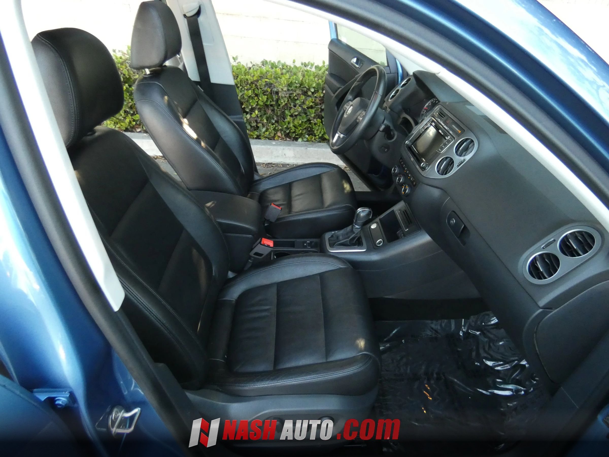 Used 2017 Volkswagen Tiguan SEL FWD image 26