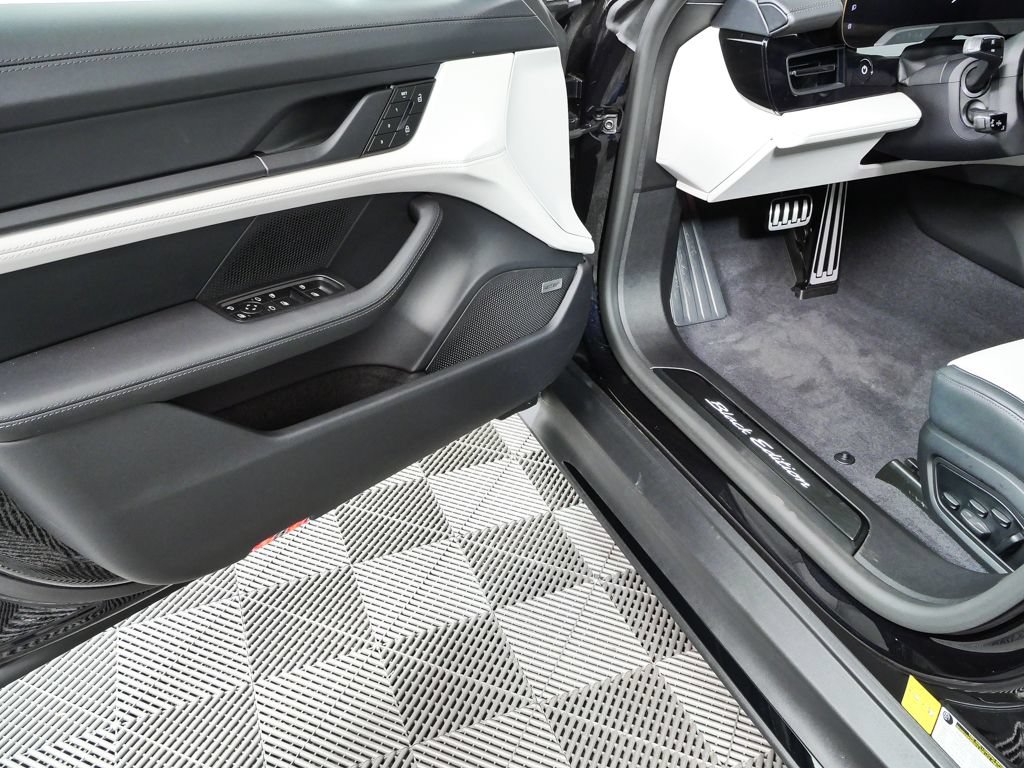 New 2026 Porsche Taycan RWD image 8