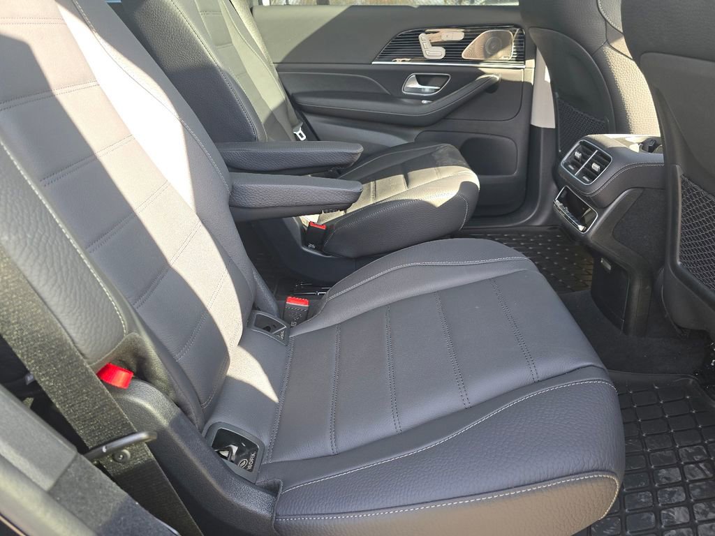 Used 2026 Mercedes-Benz GLS 450 4MATIC image 21