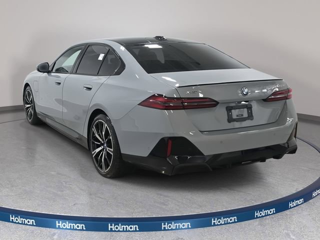 Certified 2025 BMW 550e xDrive w/ Premium Package image 7