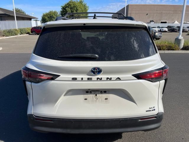 Used 2021 Toyota Sienna XLE FWD image 4