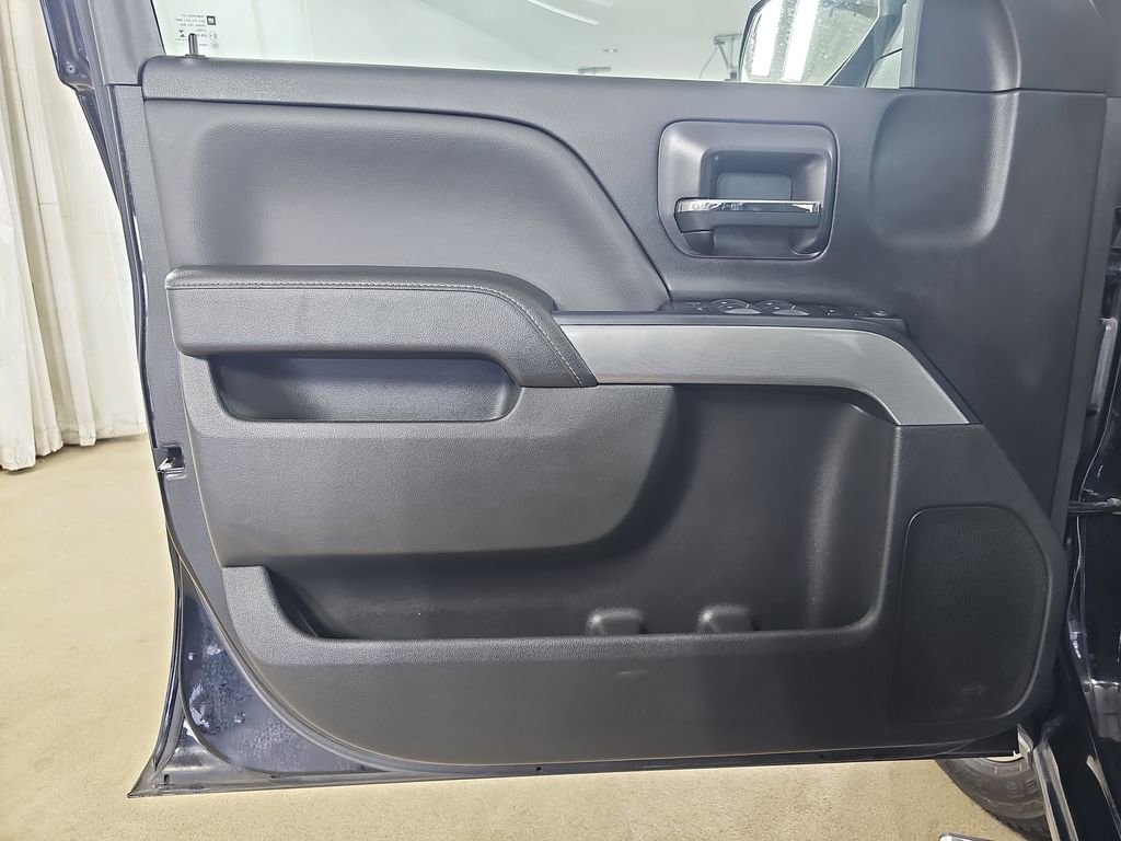 Used 2018 Chevrolet Silverado 1500 LT w/ All Star Edition image 31