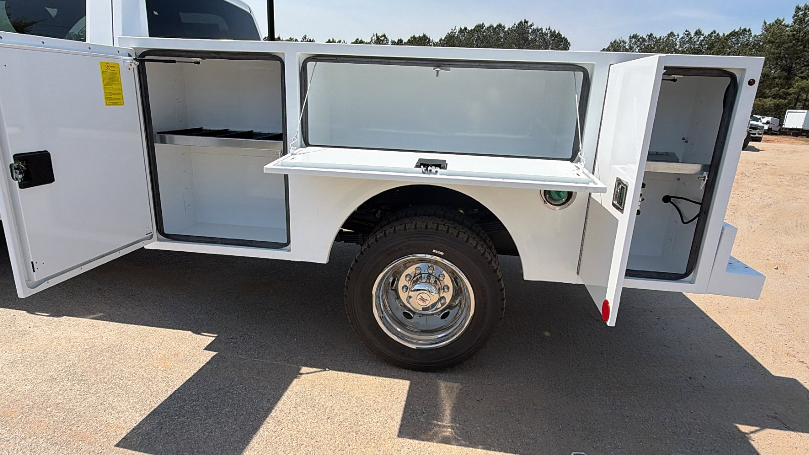 New 2026 RAM 4500 Tradesman w/ Chrome Appearance Group AWD/4WD image 14