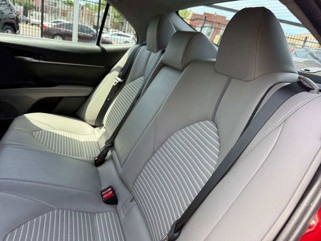Used 2019 Toyota Camry SE FWD image 25