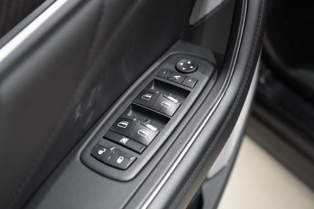 Used 2024 Maserati Levante Trofeo image 19