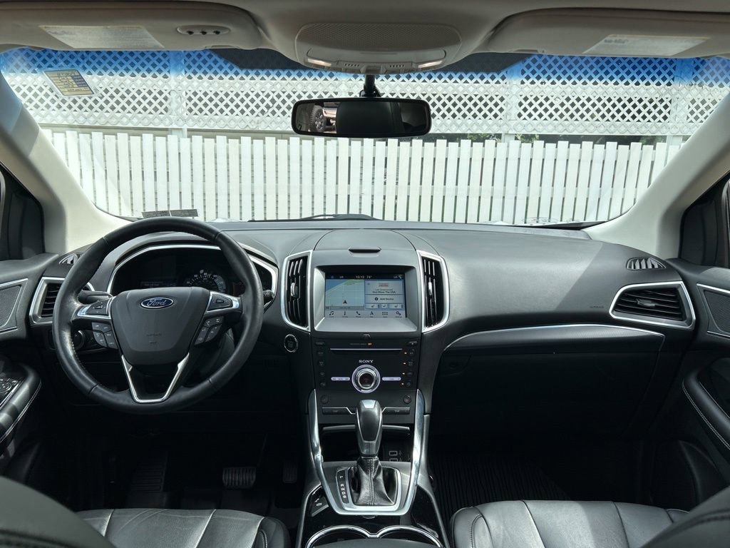 Used 2017 Ford Edge Titanium w/ Technology Package AWD/4WD image 16