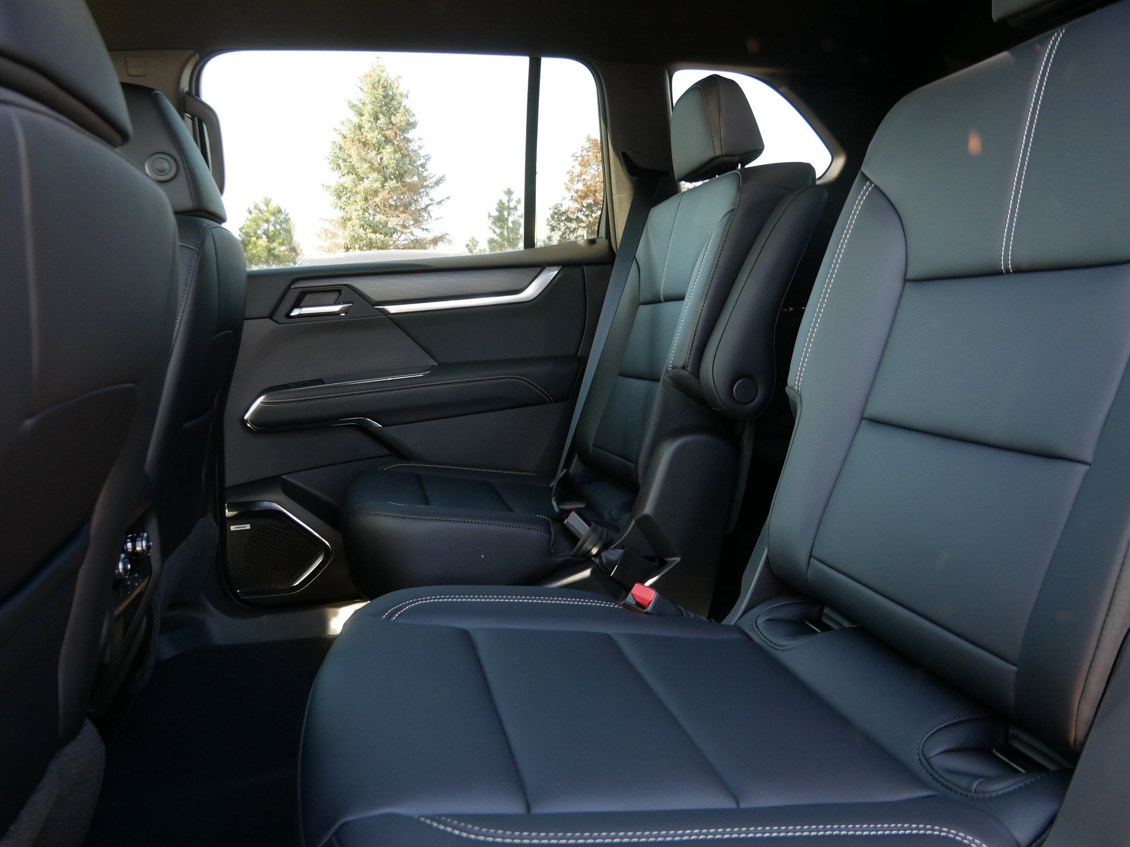 New 2026 GMC Acadia Elevation w/ Elevation Premium Package AWD/4WD image 5