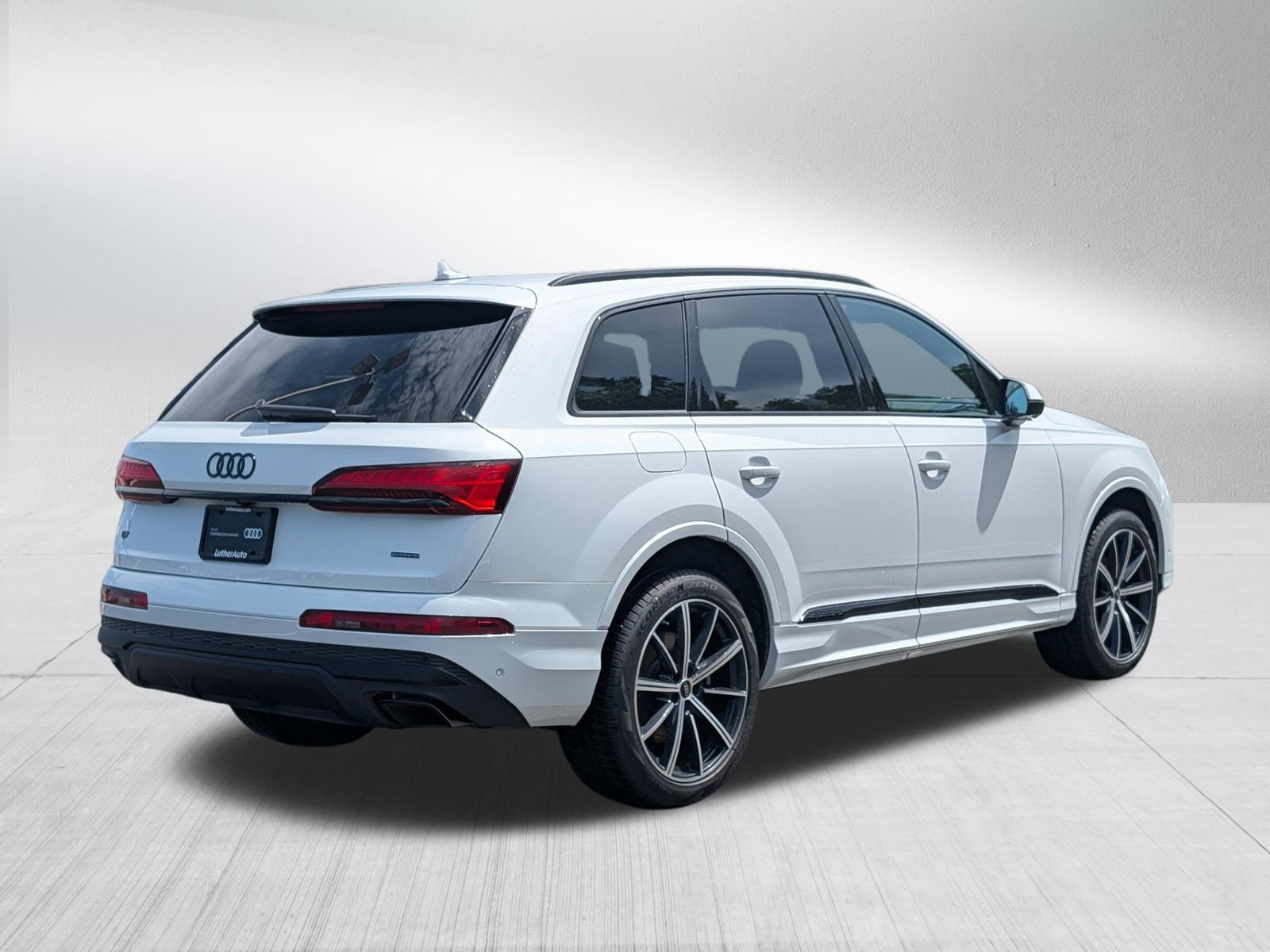 Certified 2025 Audi Q7 2.0T Premium Plus w/ Premium Plus Package AWD/4WD image 7