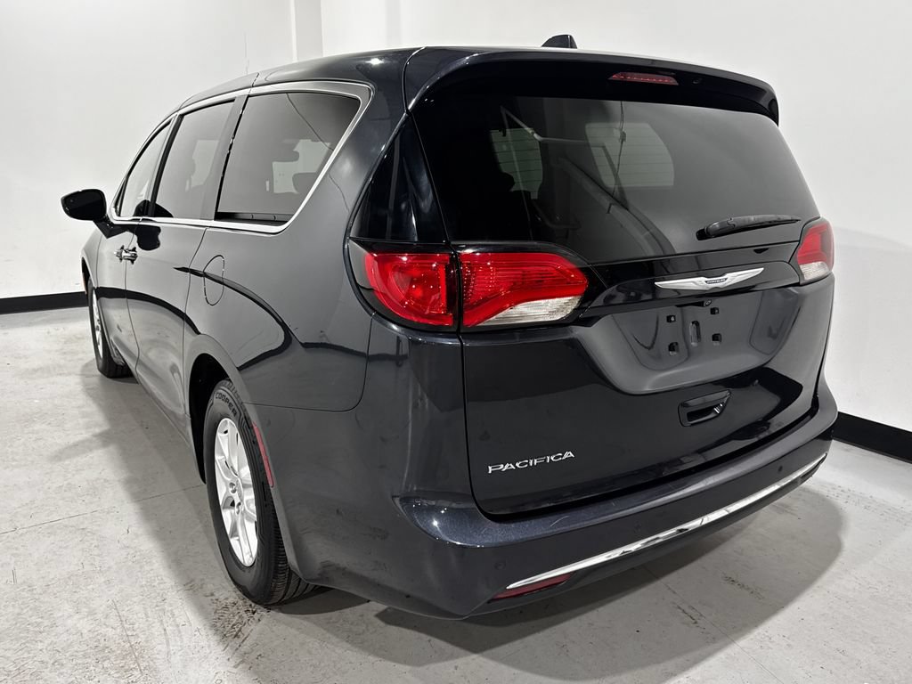 Used 2020 Chrysler Pacifica Touring w/ Advanced Safetytec Group FWD image 43