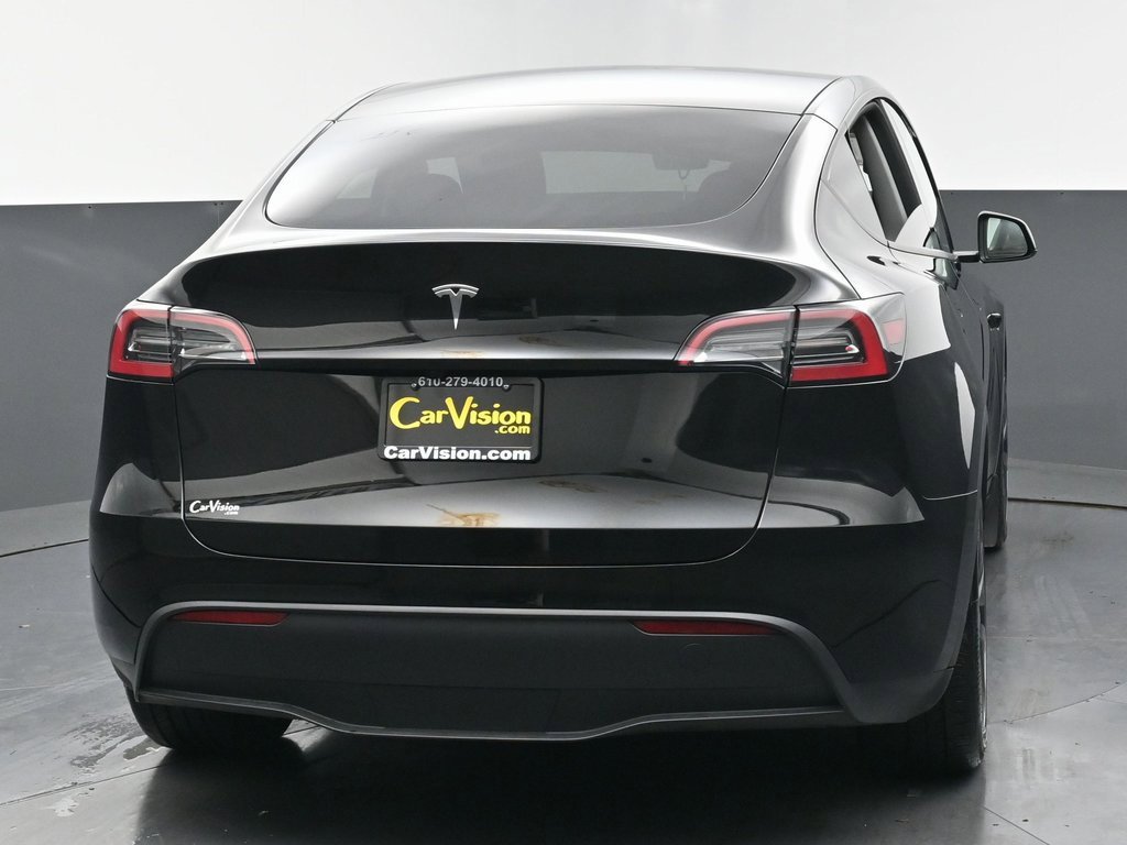 Used 2025 Tesla Model Y Long Range image 3
