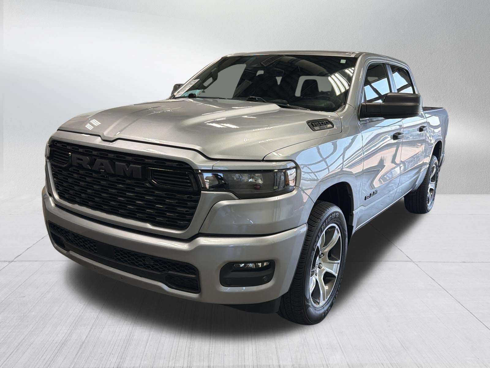 Used 2025 RAM 1500 Tradesman AWD/4WD image 3