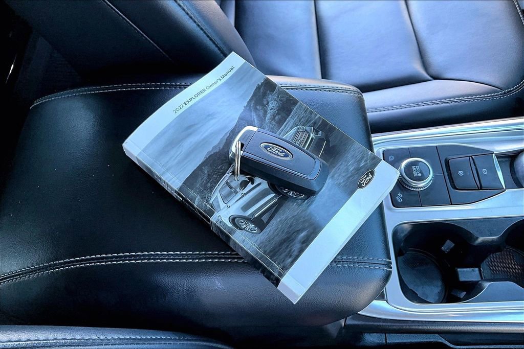 Used 2022 Ford Explorer XLT w/ Equipment Group 202A image 35