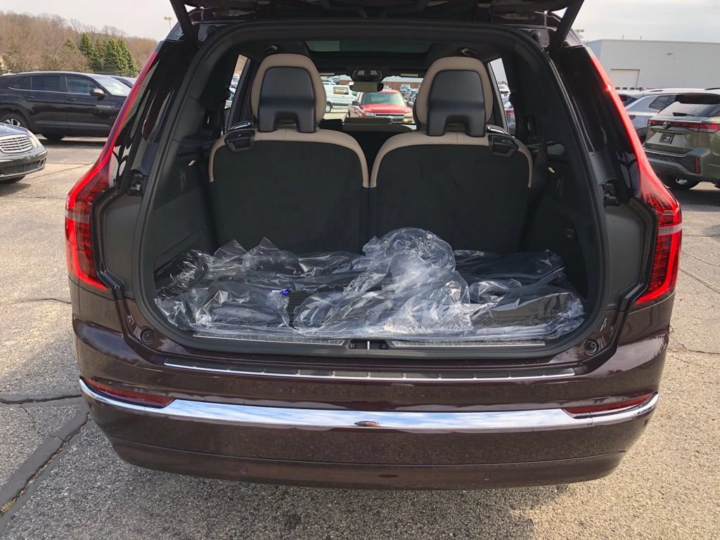New 2026 Volvo XC90 B6 Plus w/ Protection Package Premier AWD/4WD image 34