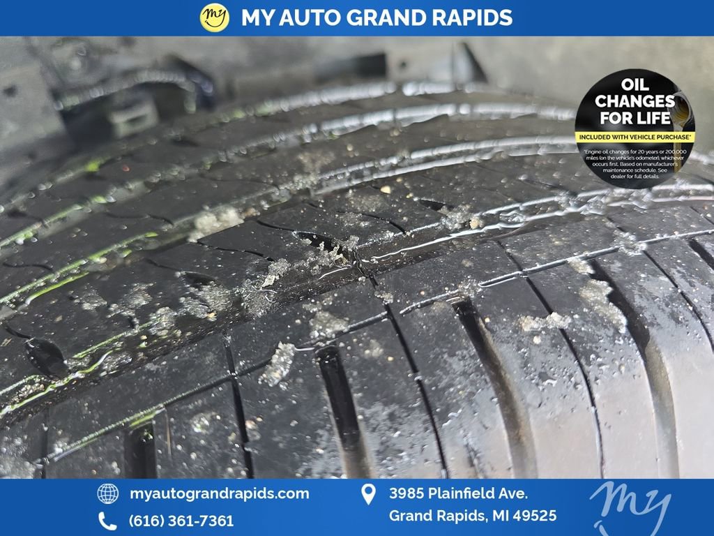 Used 2024 Nissan Rogue SV image 33