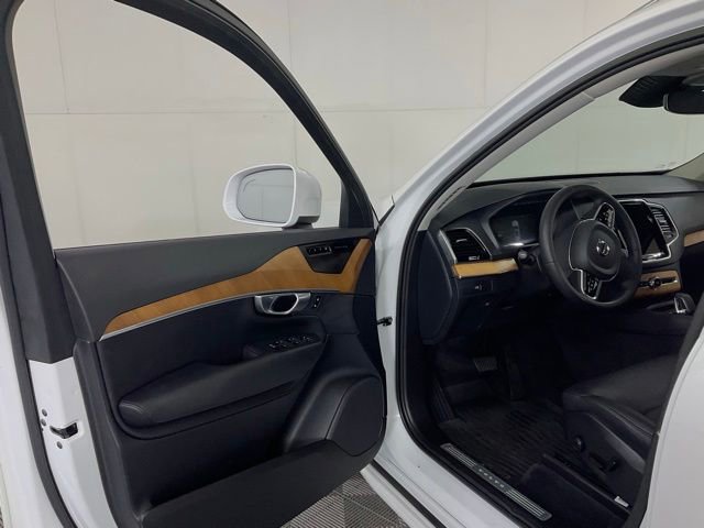Used 2023 Volvo XC90 B6 Plus w/ Protection Package Premier AWD/4WD image 24